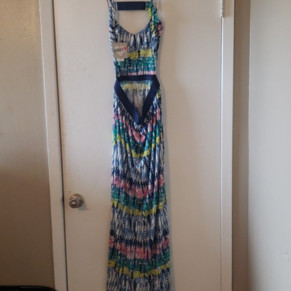Dress - Picture 2 of 4